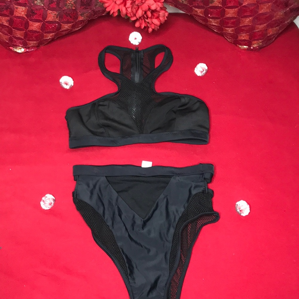 Women’s bathing suit